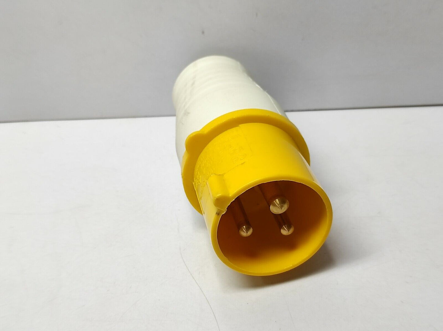 Weatherproof Plug Type 013-4 16A-4h/110-130V~