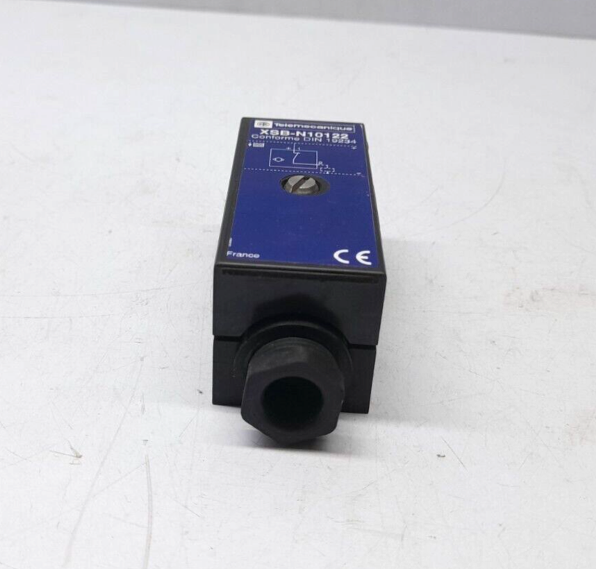 Telemecanique XSB N10122 Inductive Proximity Switch 7-12VDC