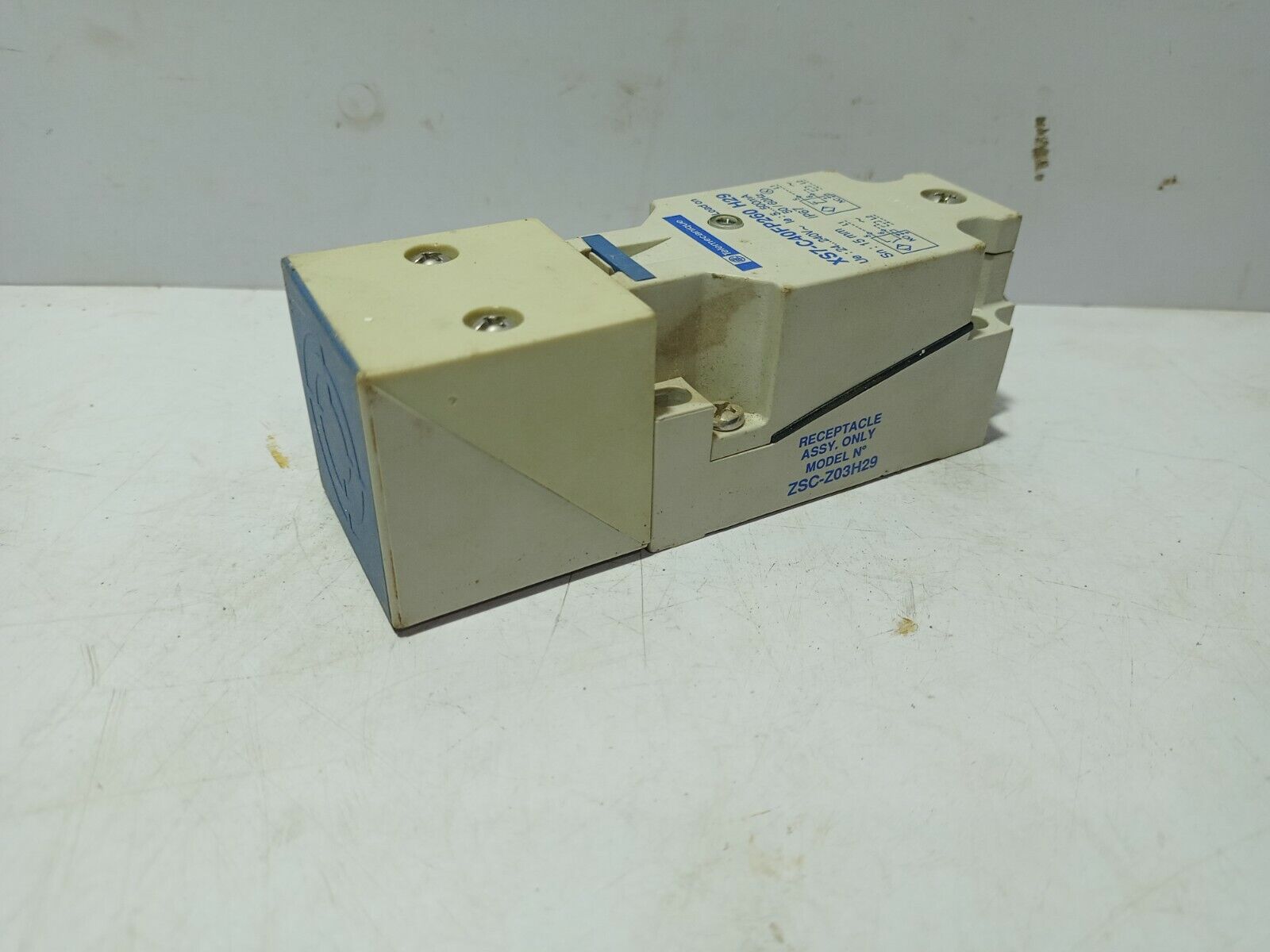 Telemecanique XS7-C40FP260 H29 Inductive Proximity Sensor XS7C40FP260H29