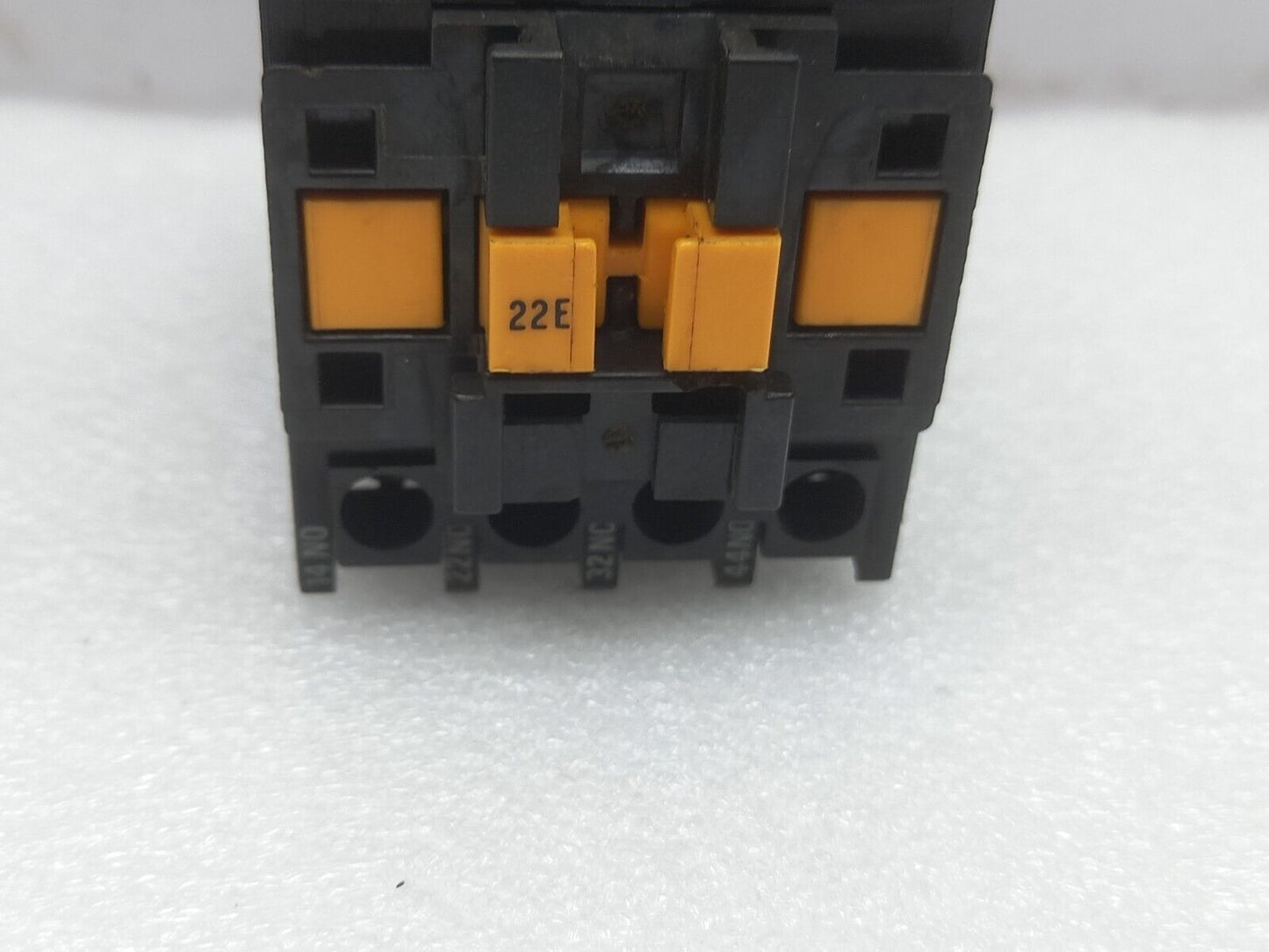 Telemecanique CA2-DN1229.A65 Contactor 600V 10A