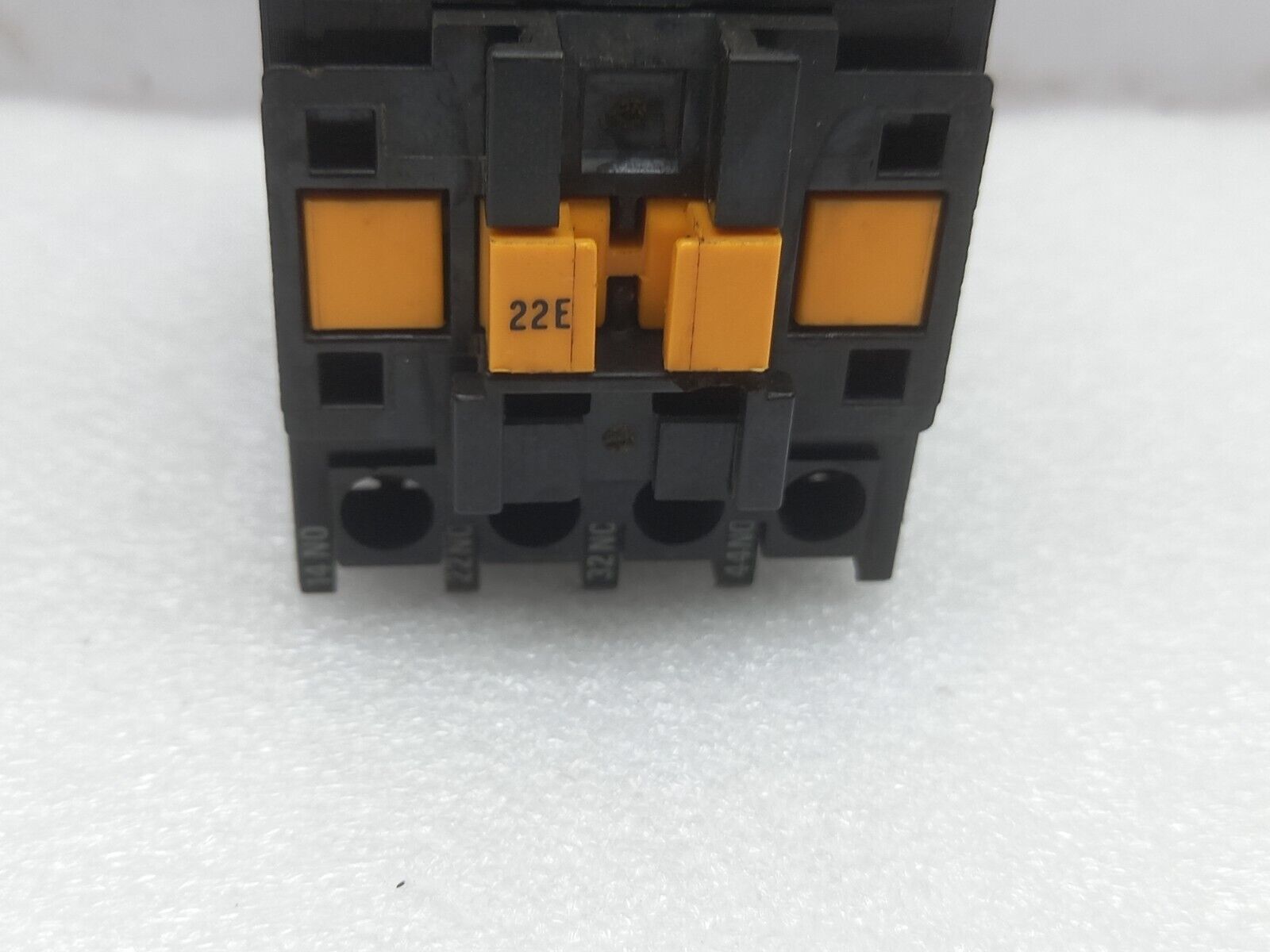 Telemecanique CA2-DN1229.A65 Contactor 600V 10A