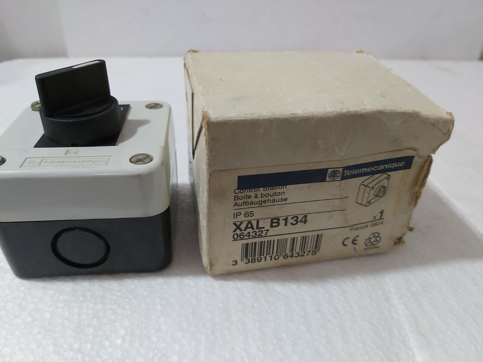 TELEMECANIQUE XAL B134 CONTROL STATION KNOB 2 POSITION ON/OFF FAST SHIPPING