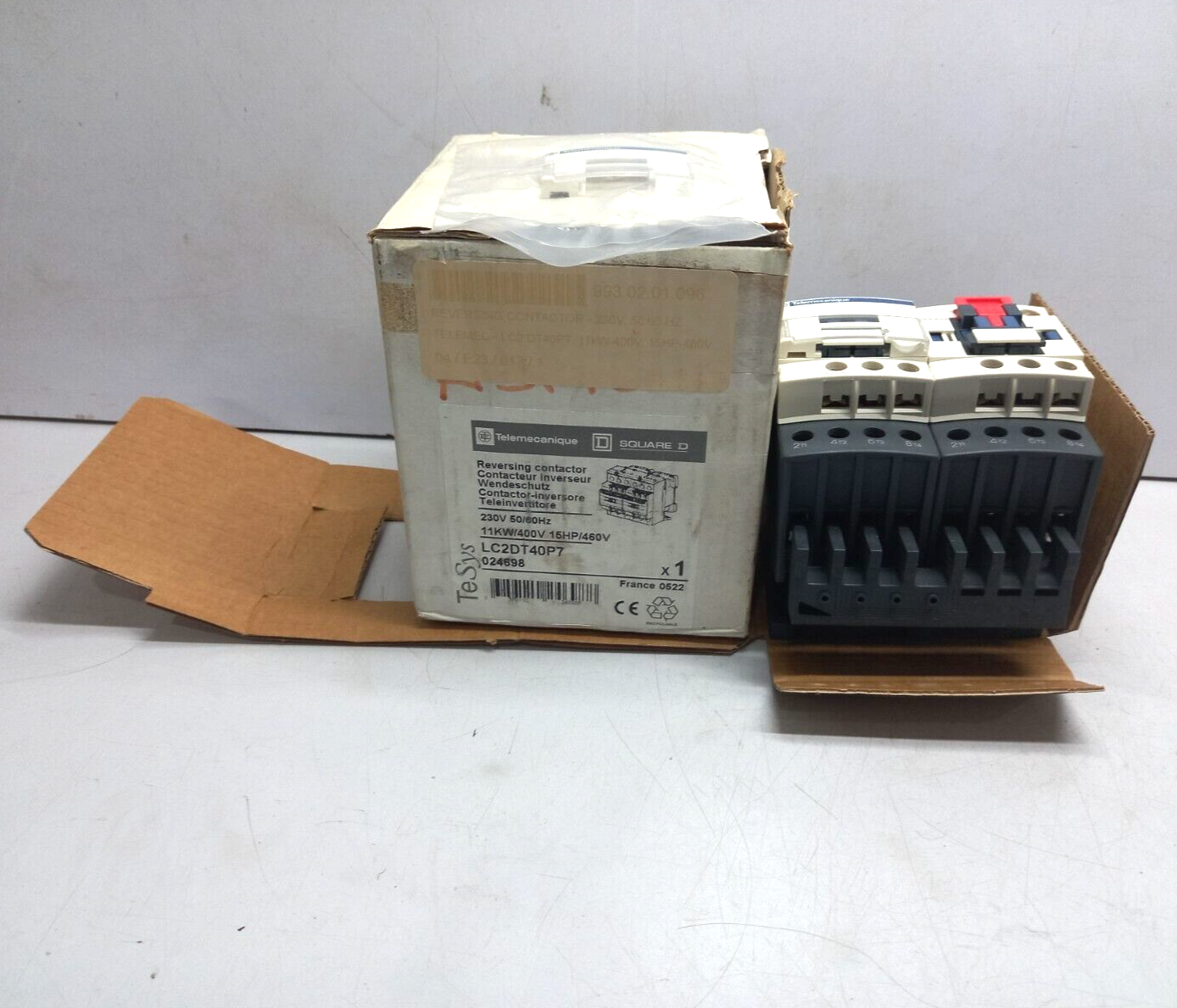 Telemecanique Square D LC2DT40P7 Reversing Contactor 230V 50/60Hz