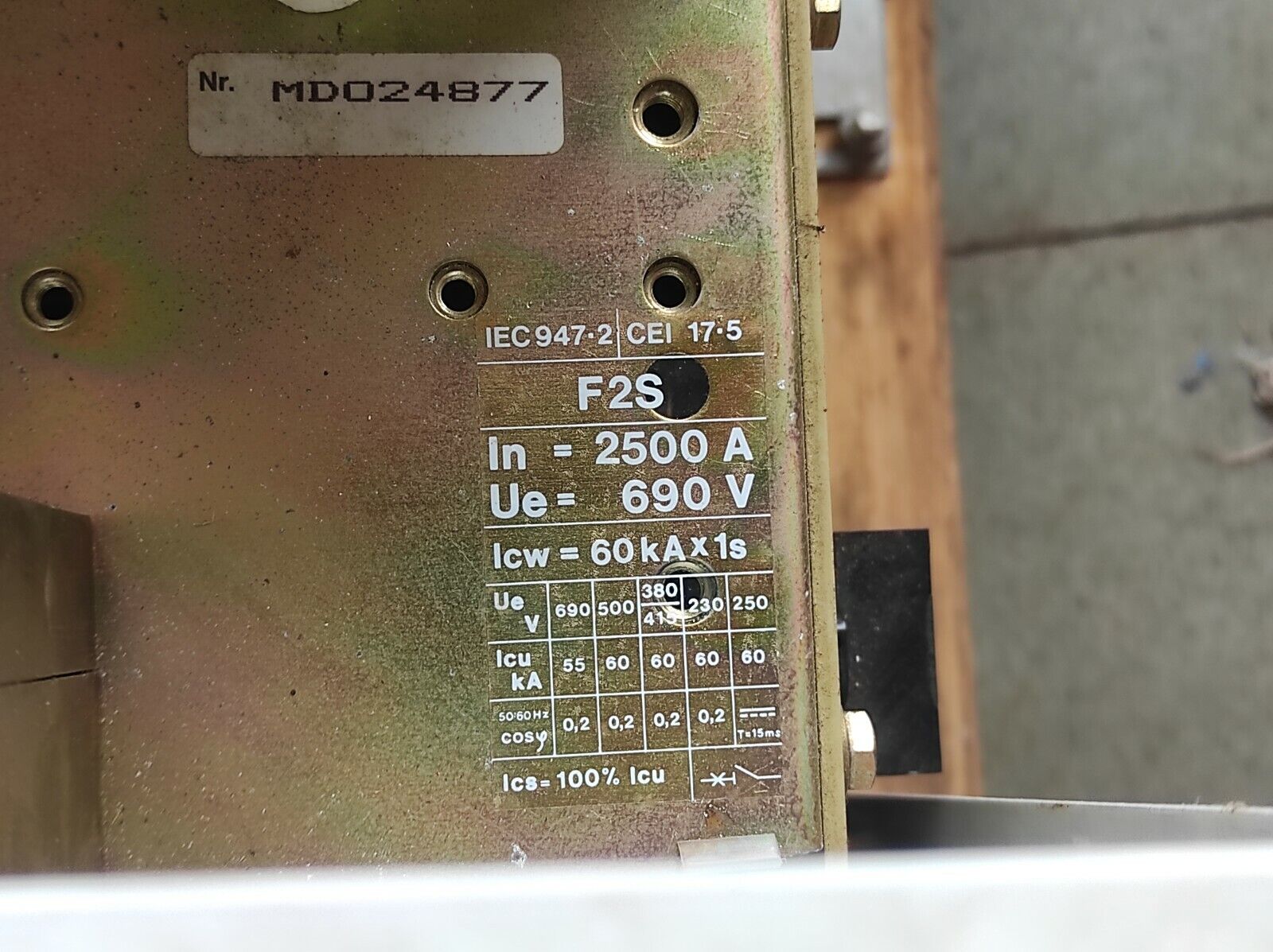 ABB Sace F2 F2S Circuit Breaker 2500A In 2500A Ue 690V Icw 60kAx1S F2S2500A