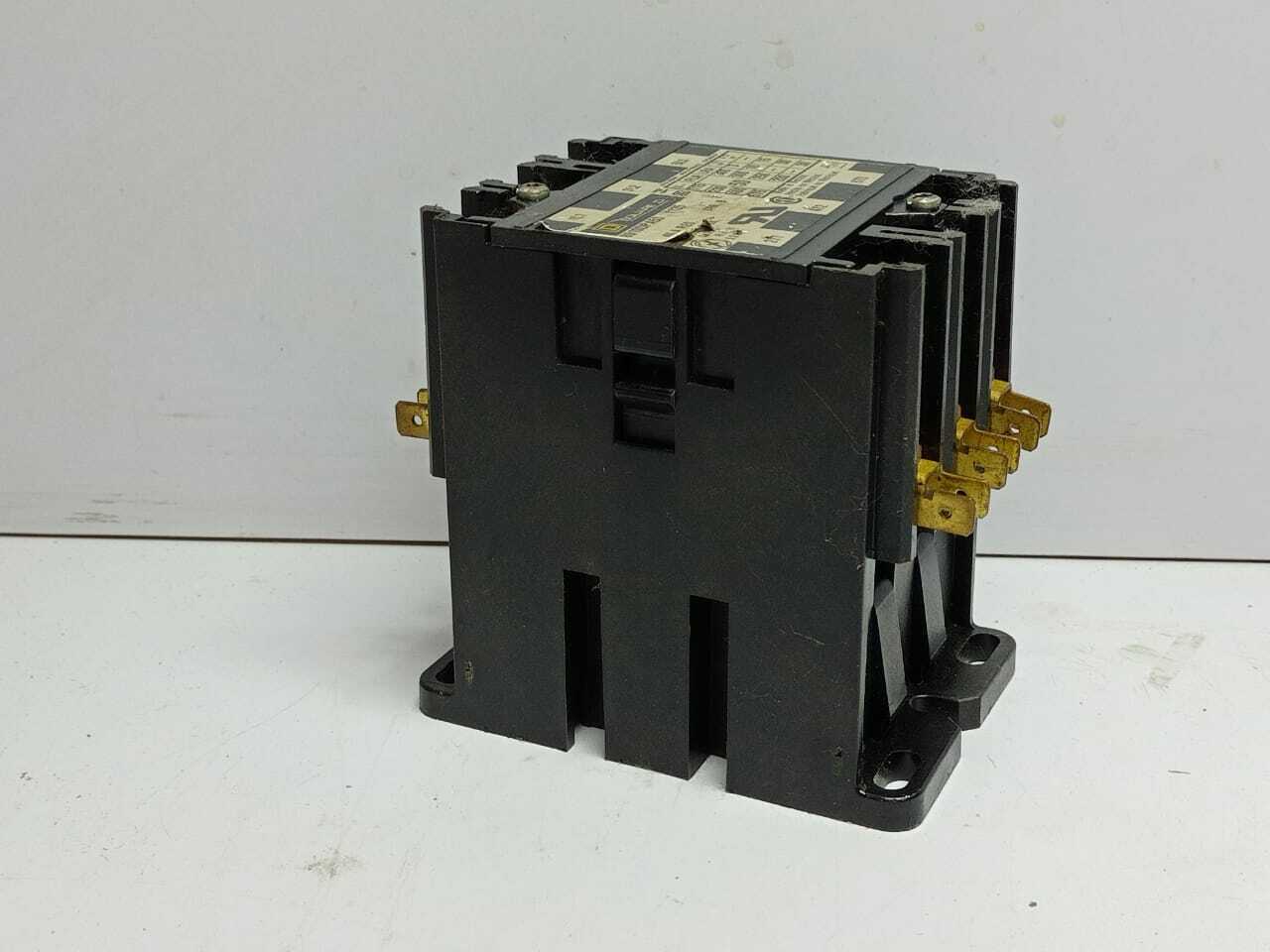 Square D 8910DPA53 Contactor Y125 65A Res  Ser B
