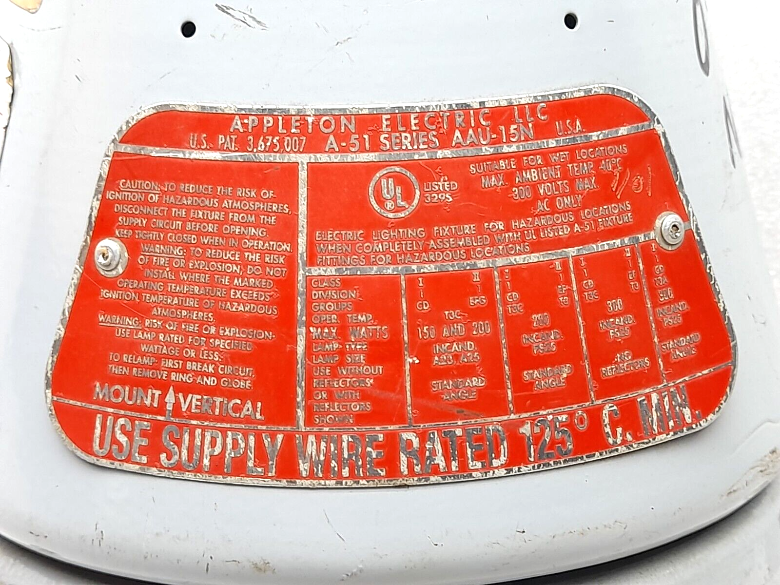 Appleton A-51 Series AAU-15N Explosion Proof Lighting Fixture 300Vmax AC Only