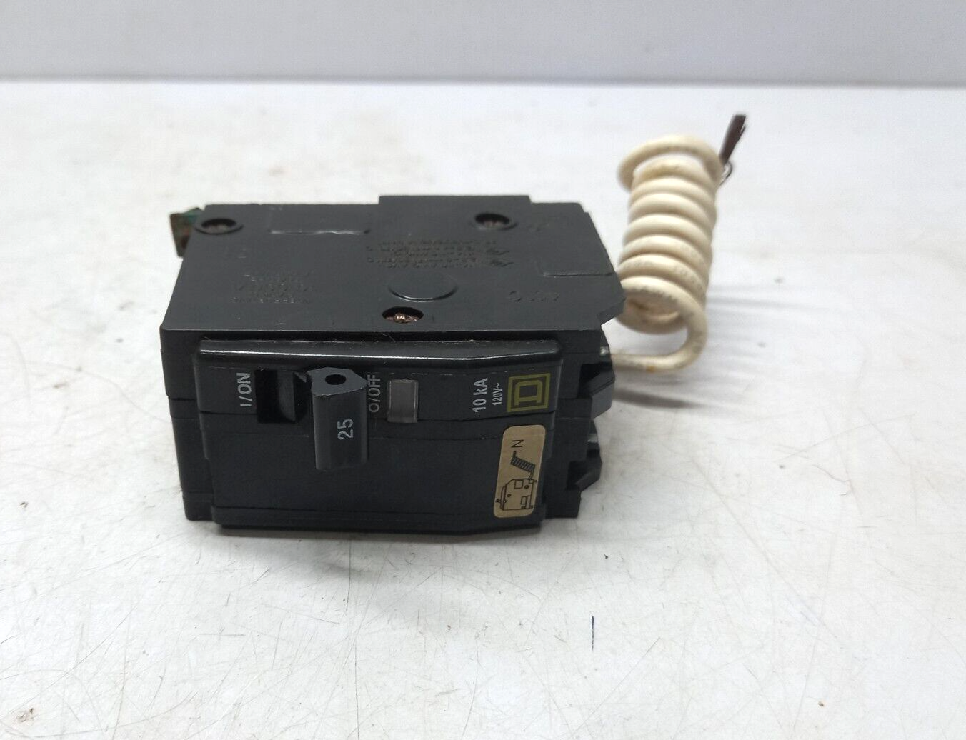 Square D QOB220SW Bolt-On Circuit Breaker 2P 20A 120V 50/60Hz Schneider Electric