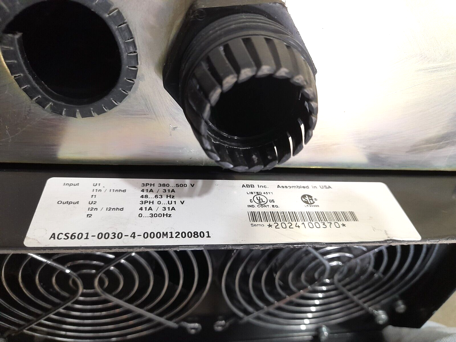 ABB ACS601-0030-4-000M1200801 Frequency Converter Drive  In 48-63Hz Out 0-300Hz