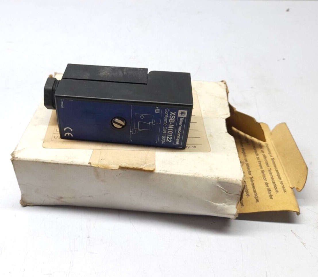 Telemecanique XSB N10122 Inductive Proximity Switch 7-12VDC