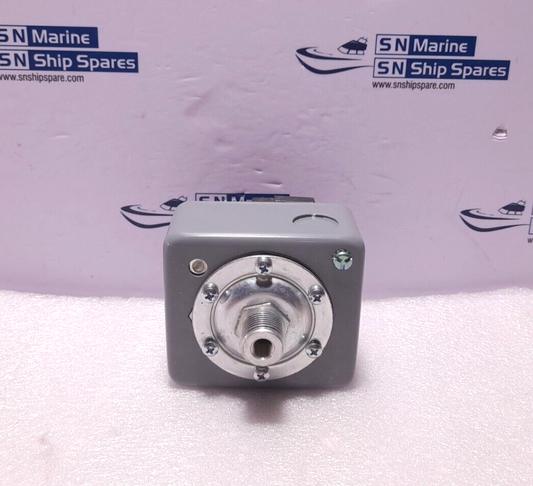 Square D 9013GHG1S8J54 Ser C Quincy 22454-1 Pressure Switch 224541
