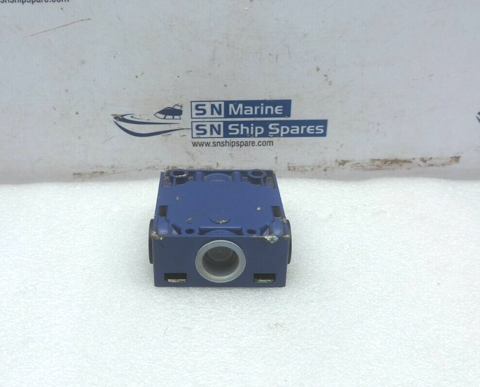 Telemecanique ZCK M1H7 Body Contact AC-15 240V ½ NPT ZCK-M