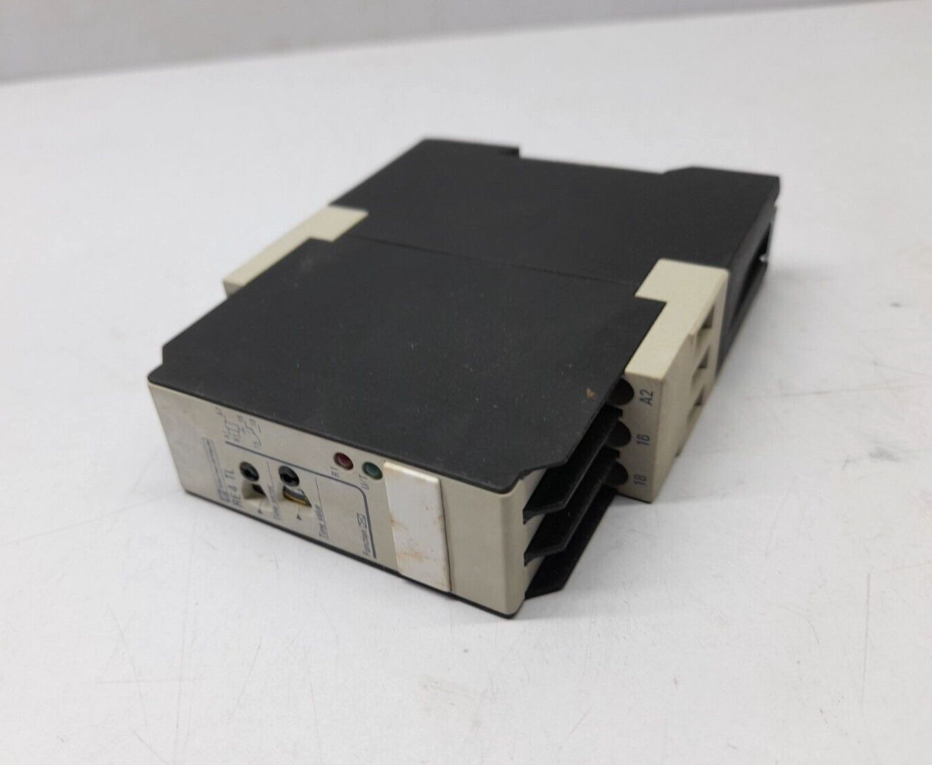 Telemecanique RE4-TL11BU Time Delay Relay RE4 TL11BU 0.05s-300h 24VDC 110-240VAC