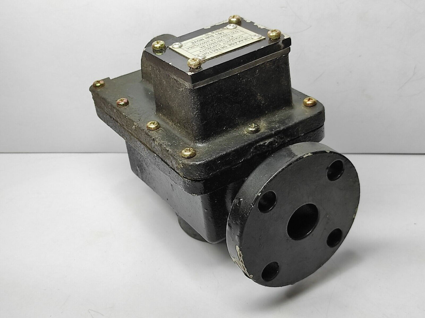 Sun Move Leakage Detector Contact Capacity AC 125/250V 3A DC 125V/0.1A 250V/0.05