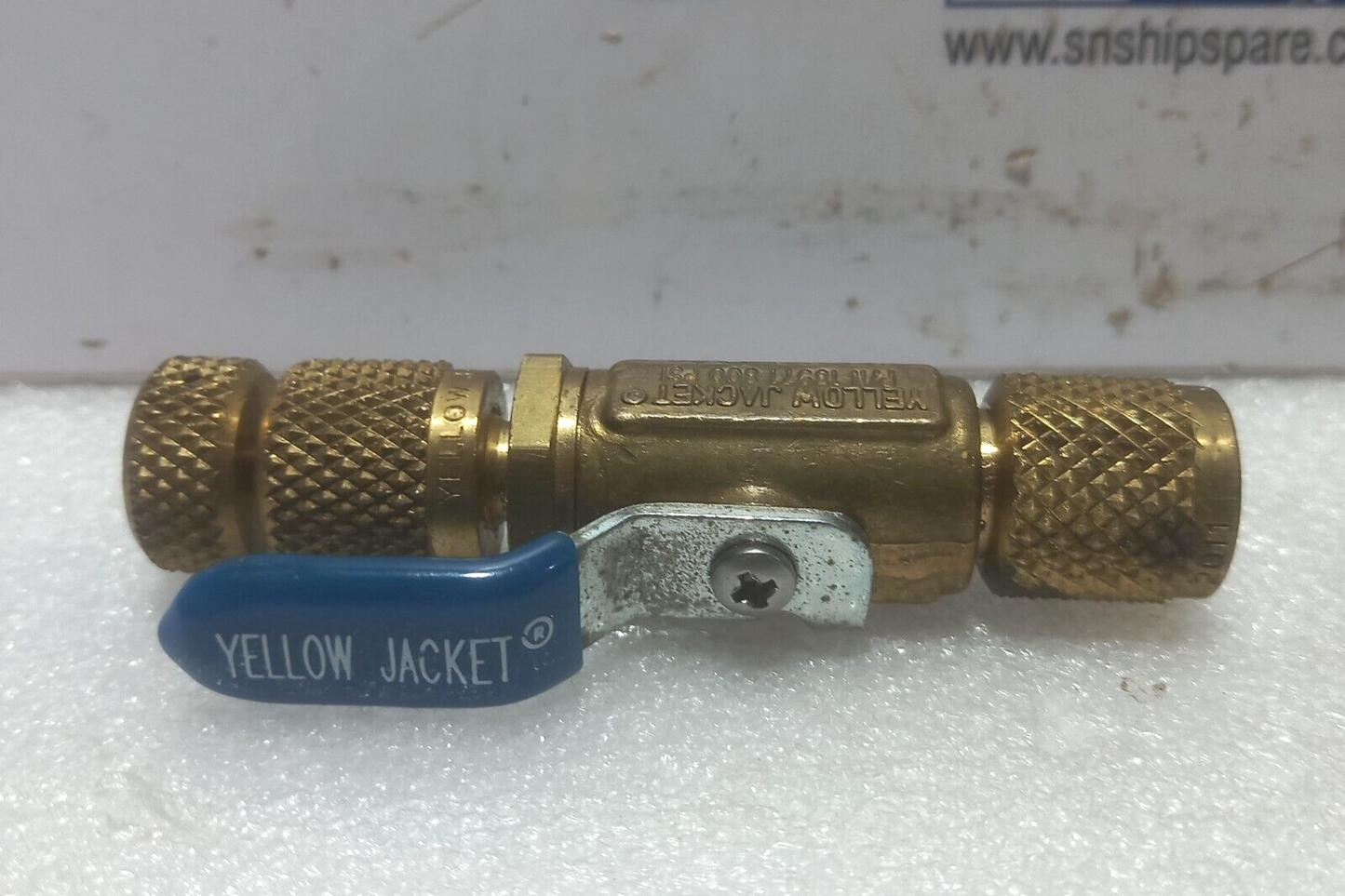 Yellow Jacket 18971 Vacuum/Charge Valve With Out Side port 800Psi