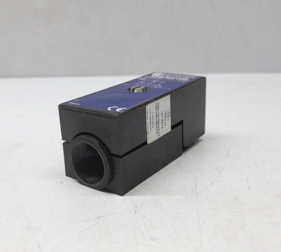 Telemecanique XSB-N10122 Inductive Proximity Switch XSBN10122