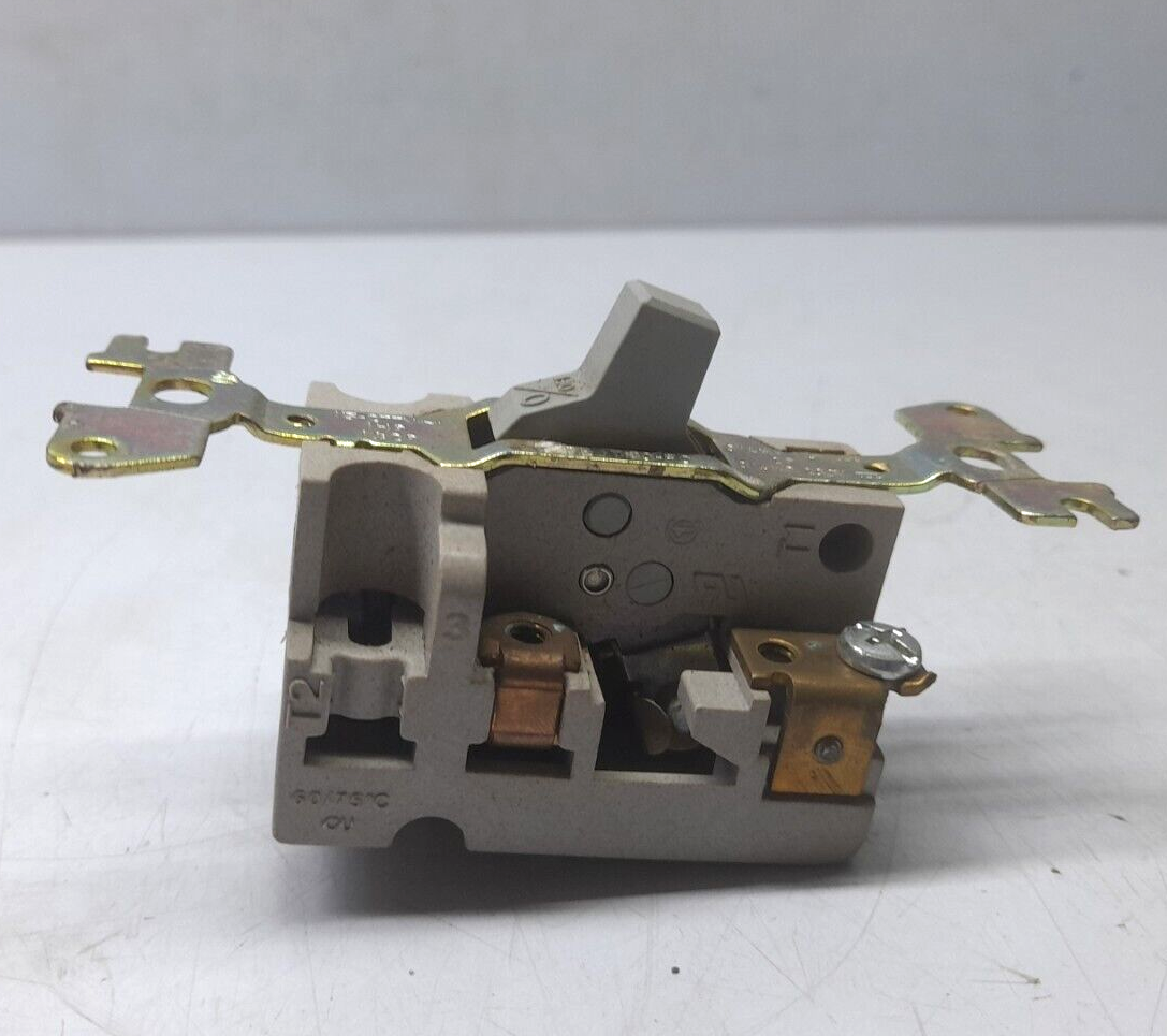 Square D 2510FO1 Manual Starter / Type: - Tirc-FO / 15-227V /1HP 1&2P