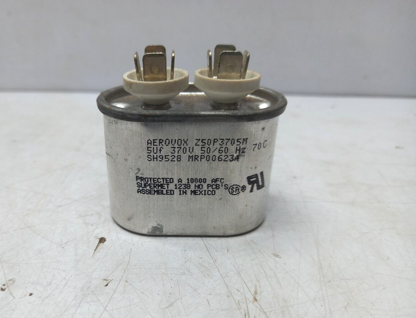 Aerovox Z50P3705M Capacitor 5Uf 370V 50/60Hz 70C