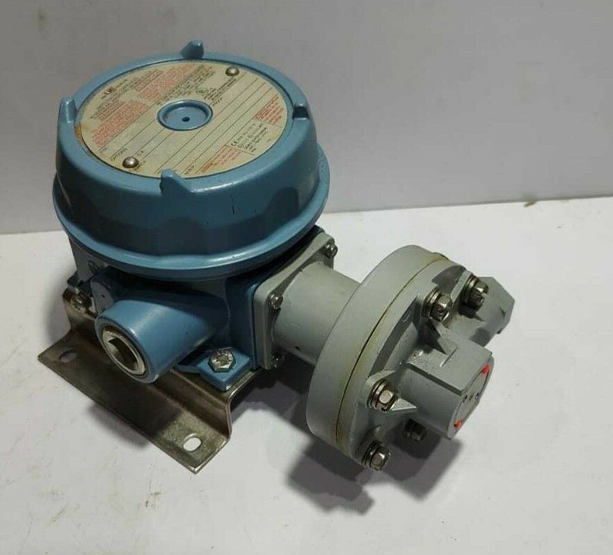 United Electric UE J120K-15641 76842 Pressure Switch 12.4 To 189.1 MBAR