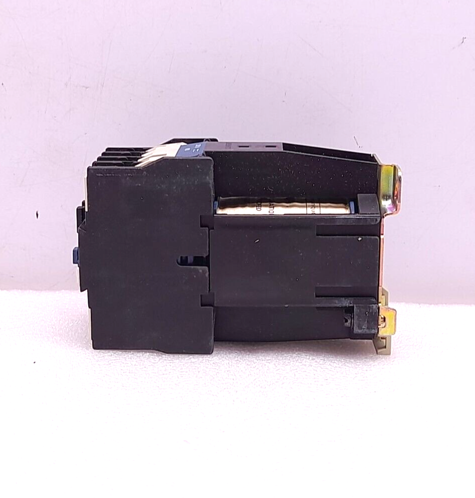 Telemecanique LP1D25004MD Contactor LP1 D25004 4P Ith 40A Coil MD 220VDC