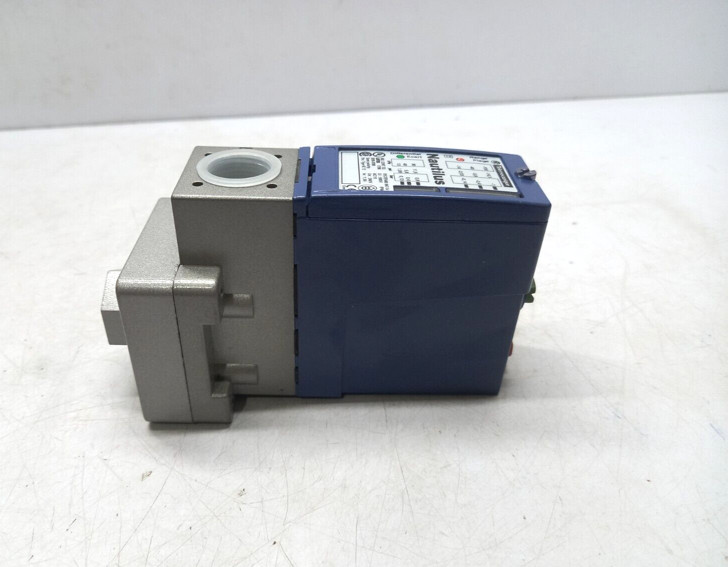 Telemecanique XML BM02V2S11 Pressure Switch 1-0bar 14.5-0PSI 100-0KPa