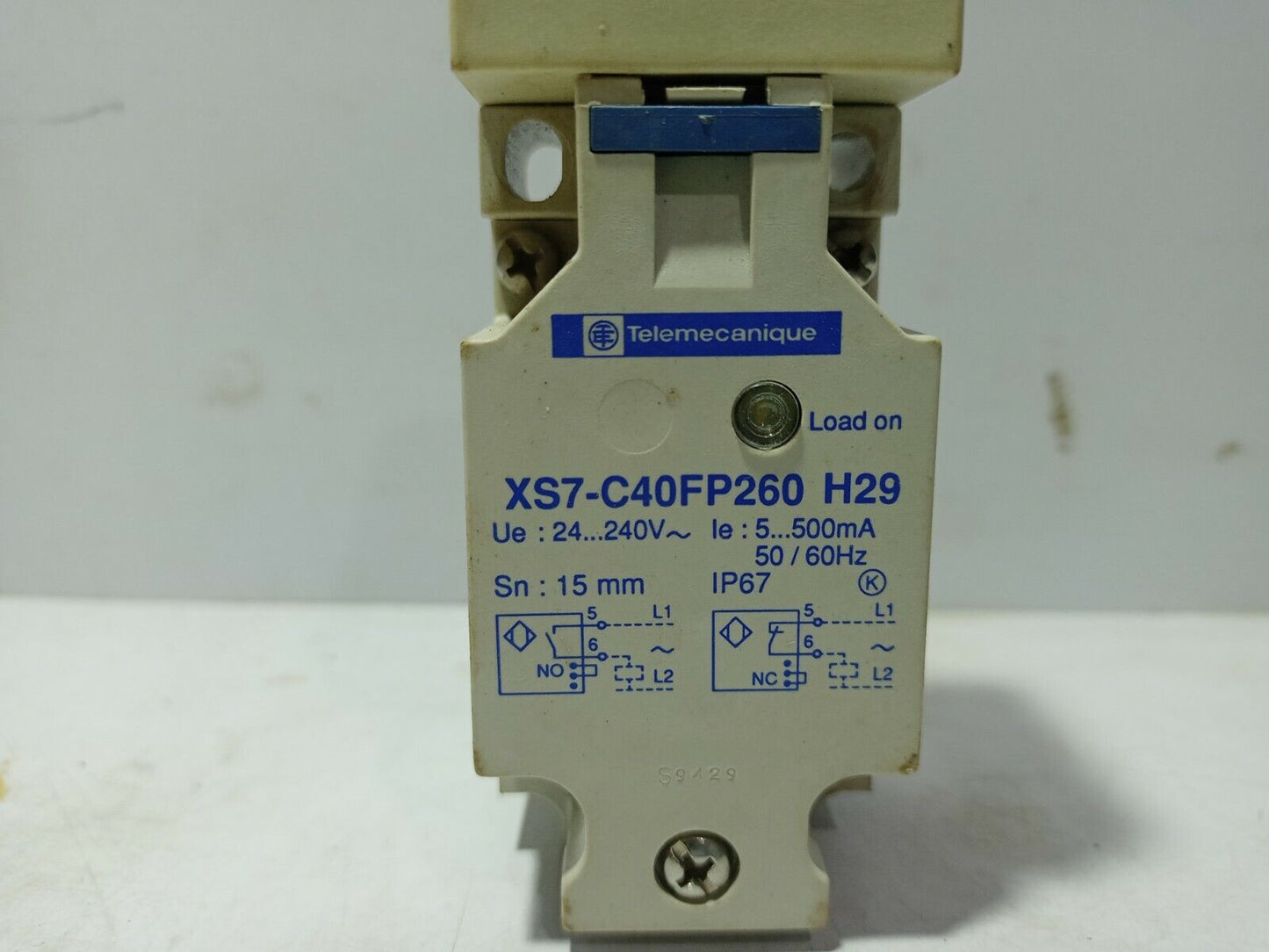 Telemecanique XS7-C40FP260 H29 Inductive Proximity Sensor XS7C40FP260H29