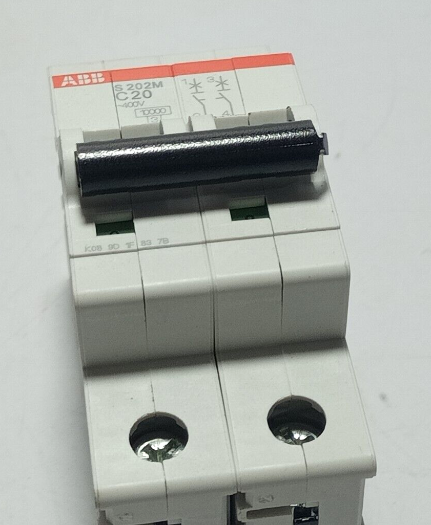 ABB S202M-C20 Circuit Breaker / 2CDS272001R0204 / S202MC20