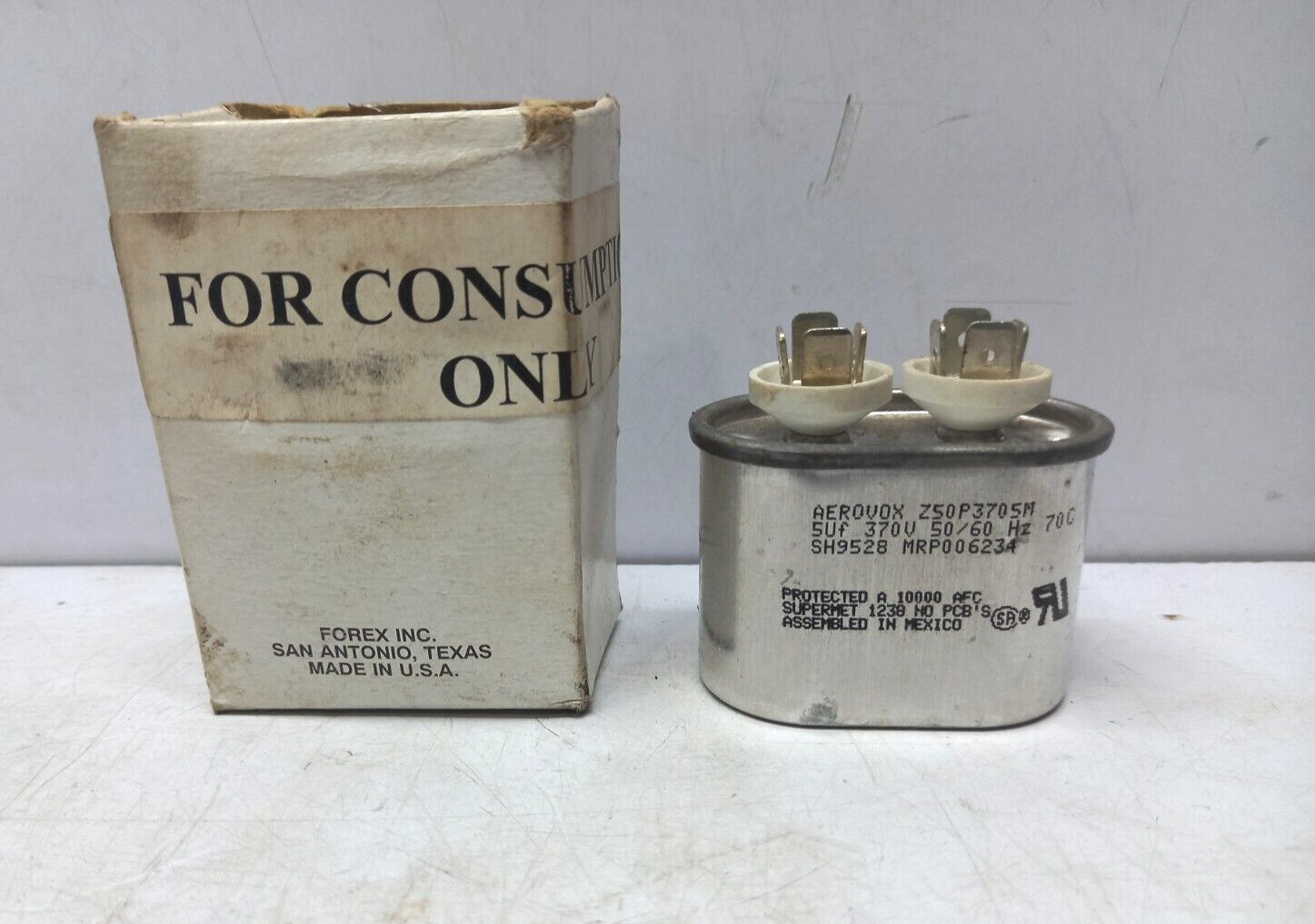 Aerovox Z50P3705M Capacitor 5Uf 370V 50/60Hz 70C