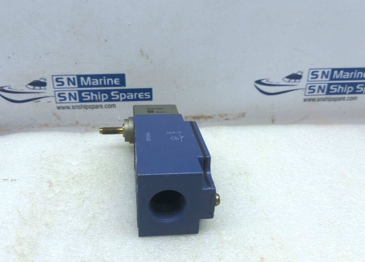 Telemecanique XCK-J Limit Switch AC15 240V 3A With ZCK-E05 Head