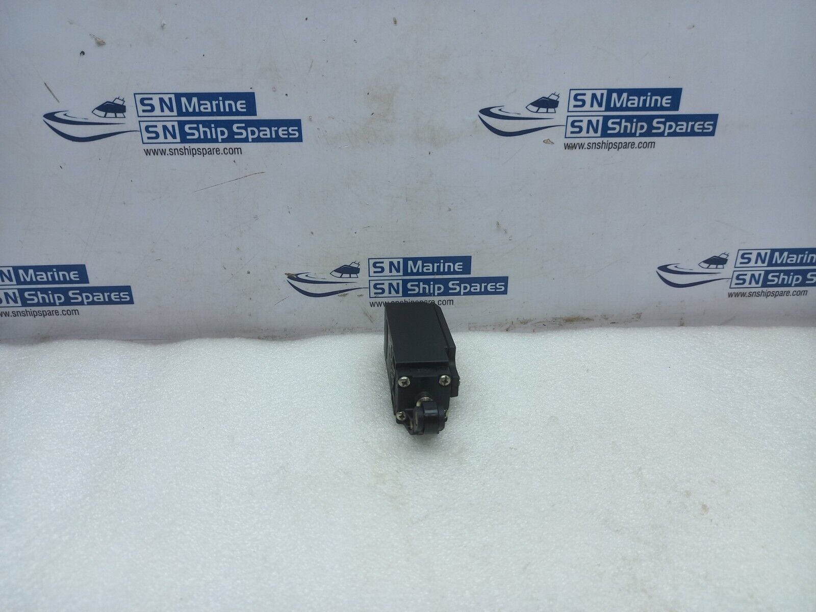 Telemecanique XCK-P121 Limit Switch Ui: 500V Uimp: 6KV XCK-P 312.924.22