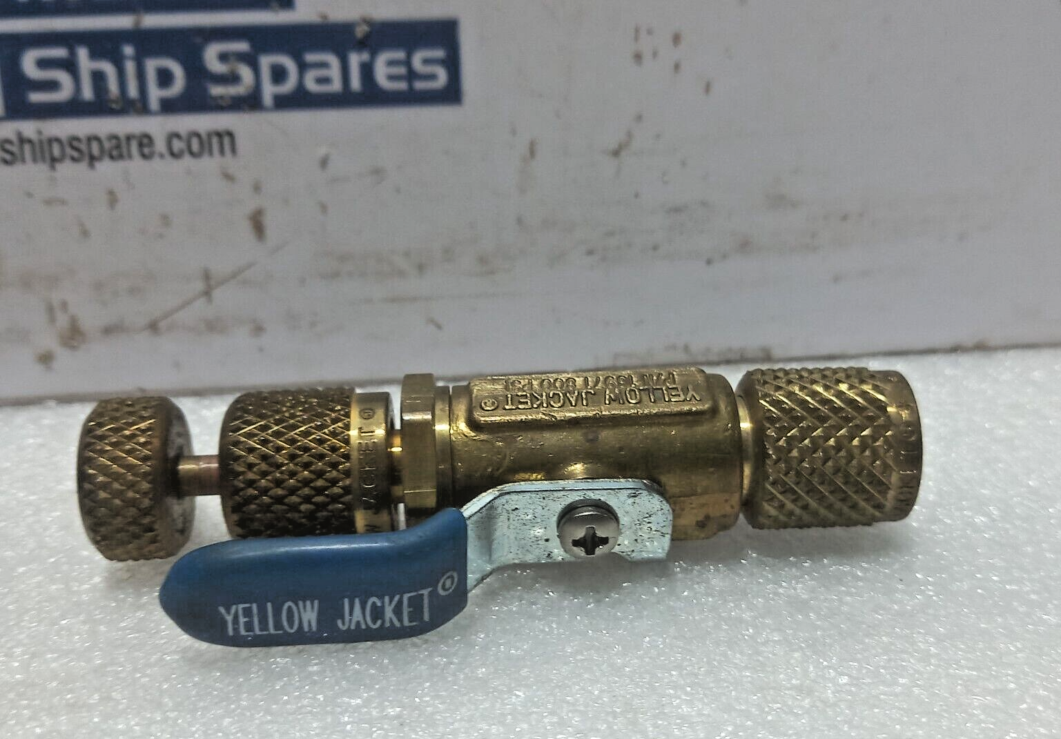 Yellow Jacket 18971 Vacuum/Charge Valve With Out Side port 800Psi