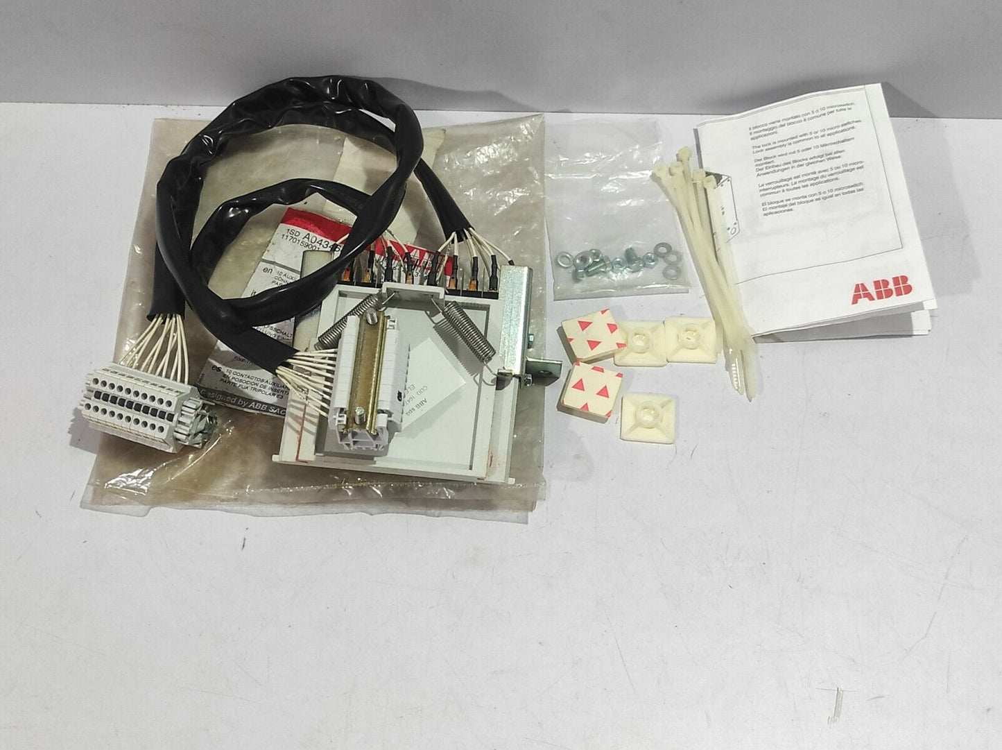 ABB Sace 1SD A043468 R1 10 INS/EXT Conts For Emax Fixed Part 1SDA0434681 (1)