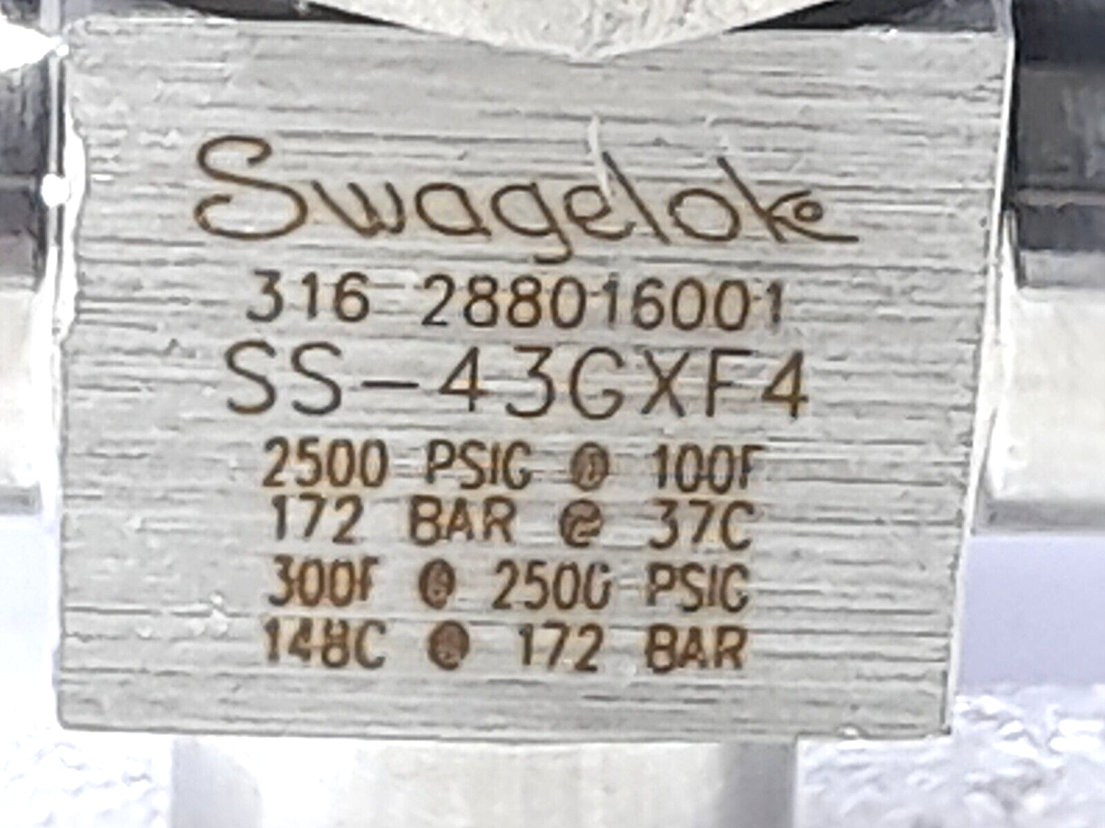 Swagelok SS-43GXF4 Ball Valve NOV 1112704 2500 PSIG @ 100F 172 Bar @ 37C