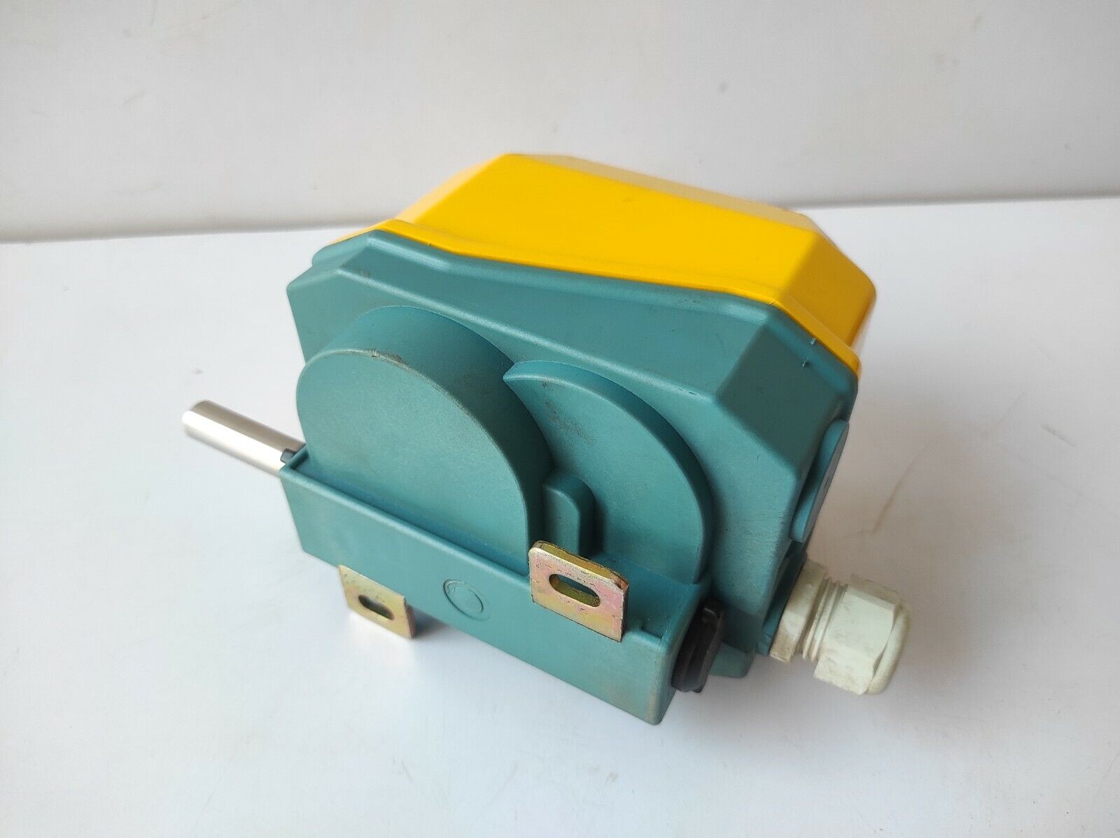 TER GF4C PF090303000007 Limit Switch Rev Ratio 1:300 Ie 1.9A Ue 380V~ Ui 500V~  