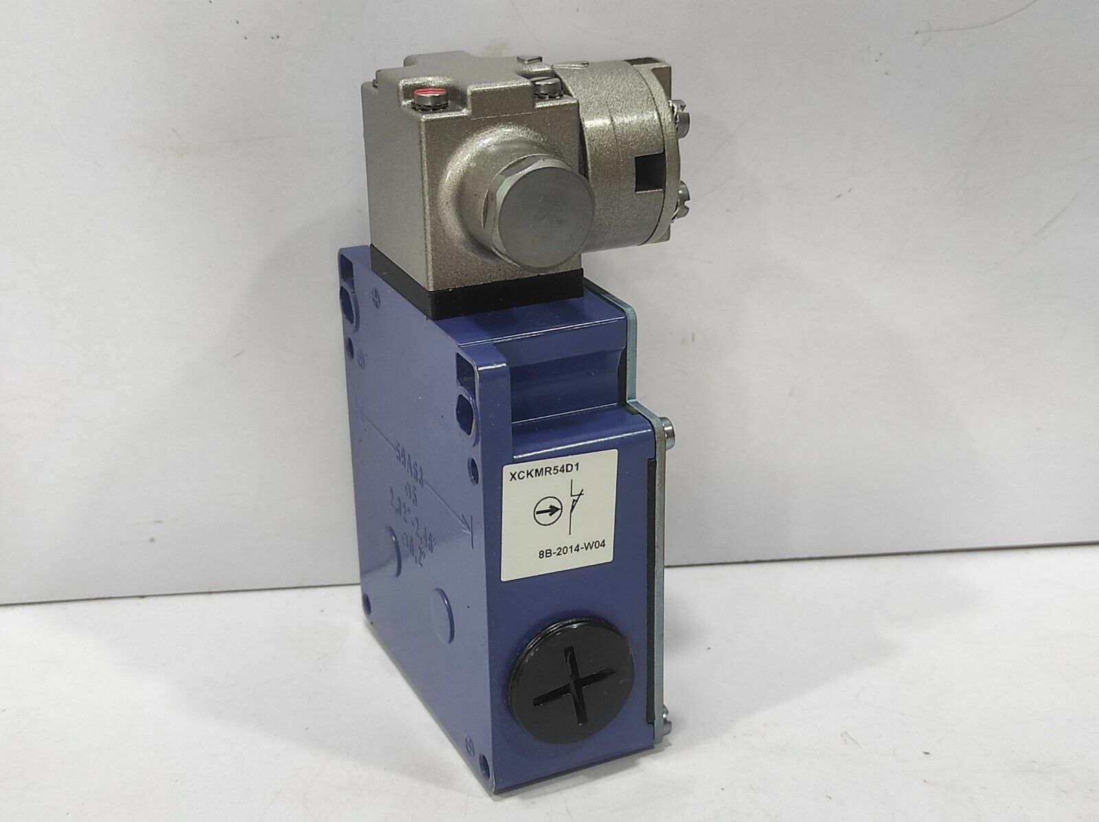 Telemecanique XCKMR54D1 Limit Switch Ui 500V Uimp 6kV AC 15 240V 3A