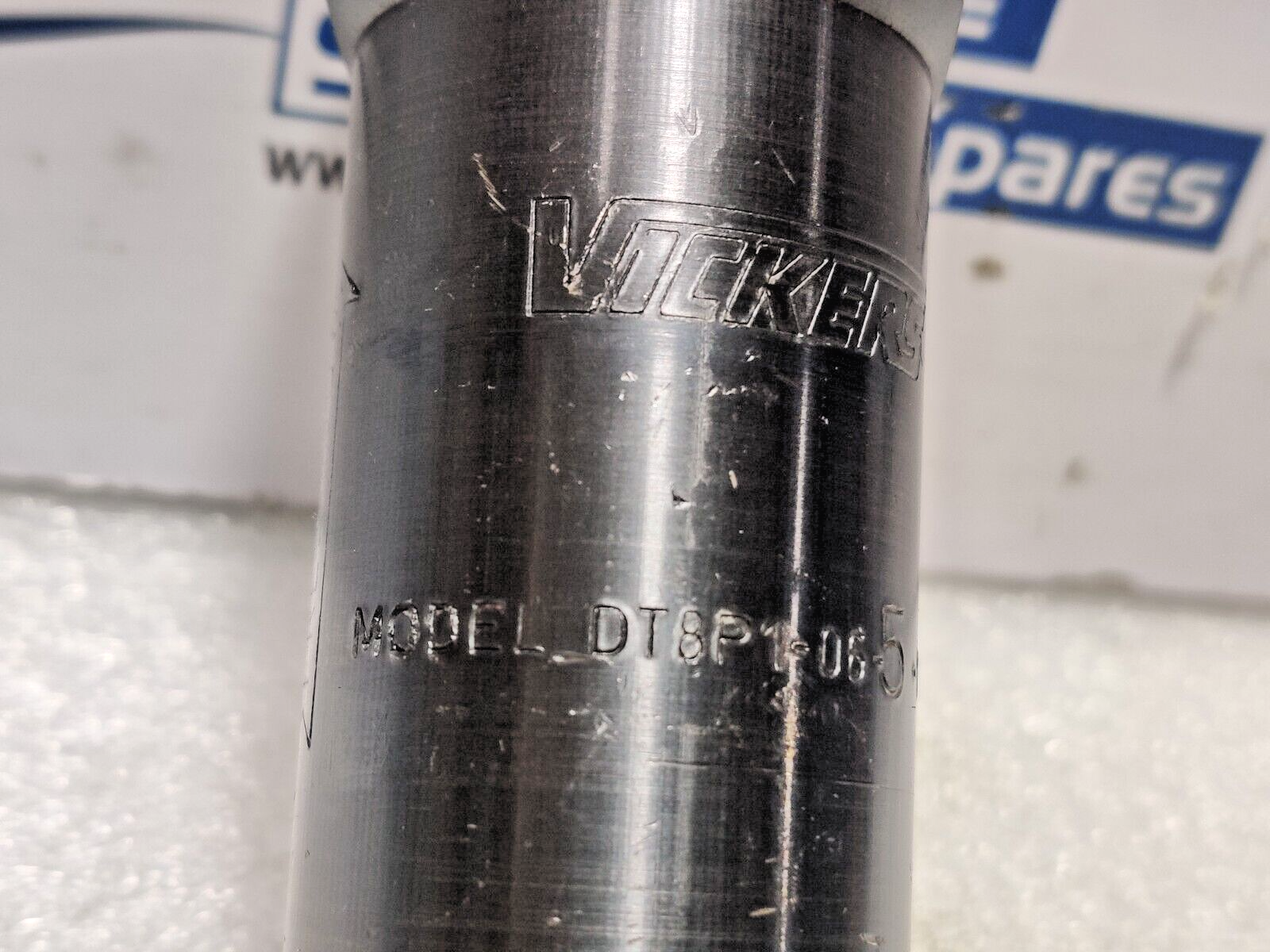 Vickers DT8P1-06-5-11 Hydraulic Check Valve ¾ IN NOV 7500194