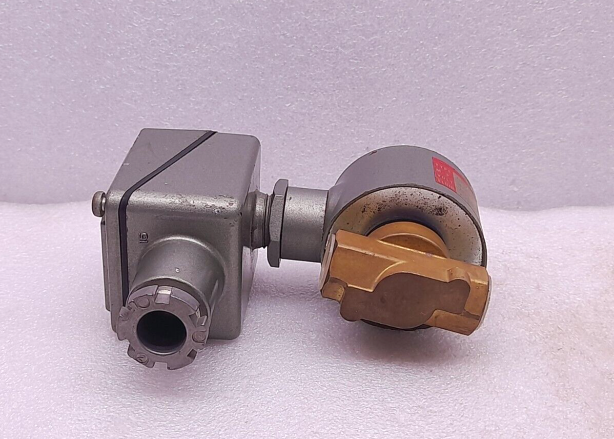 SaginoMiya GEV-H323G Solenoid Valve 110Vac 50/60Hz 121Vac 60Hz