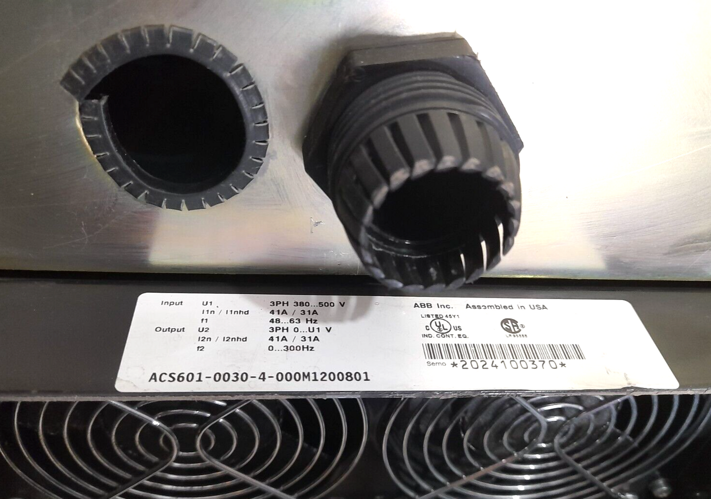 ABB ACS601-0030-4-000M1200801 Frequency Converter Drive  In 48-63Hz Out 0-300Hz