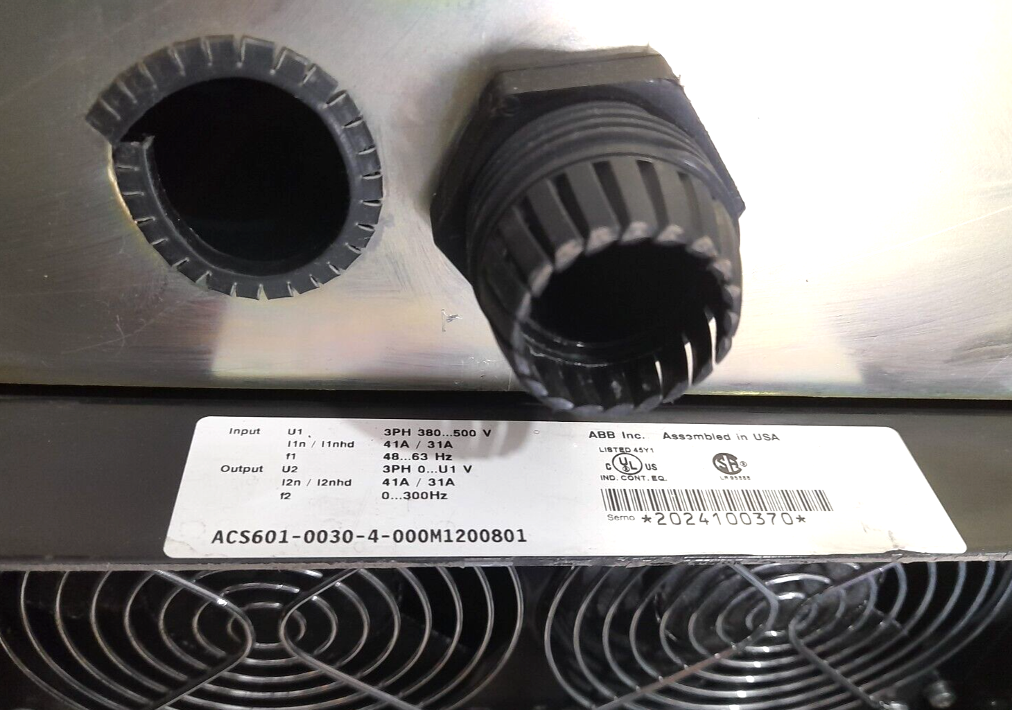 ABB ACS601-0030-4-000M1200801 Frequency Converter Drive  In 48-63Hz Out 0-300Hz
