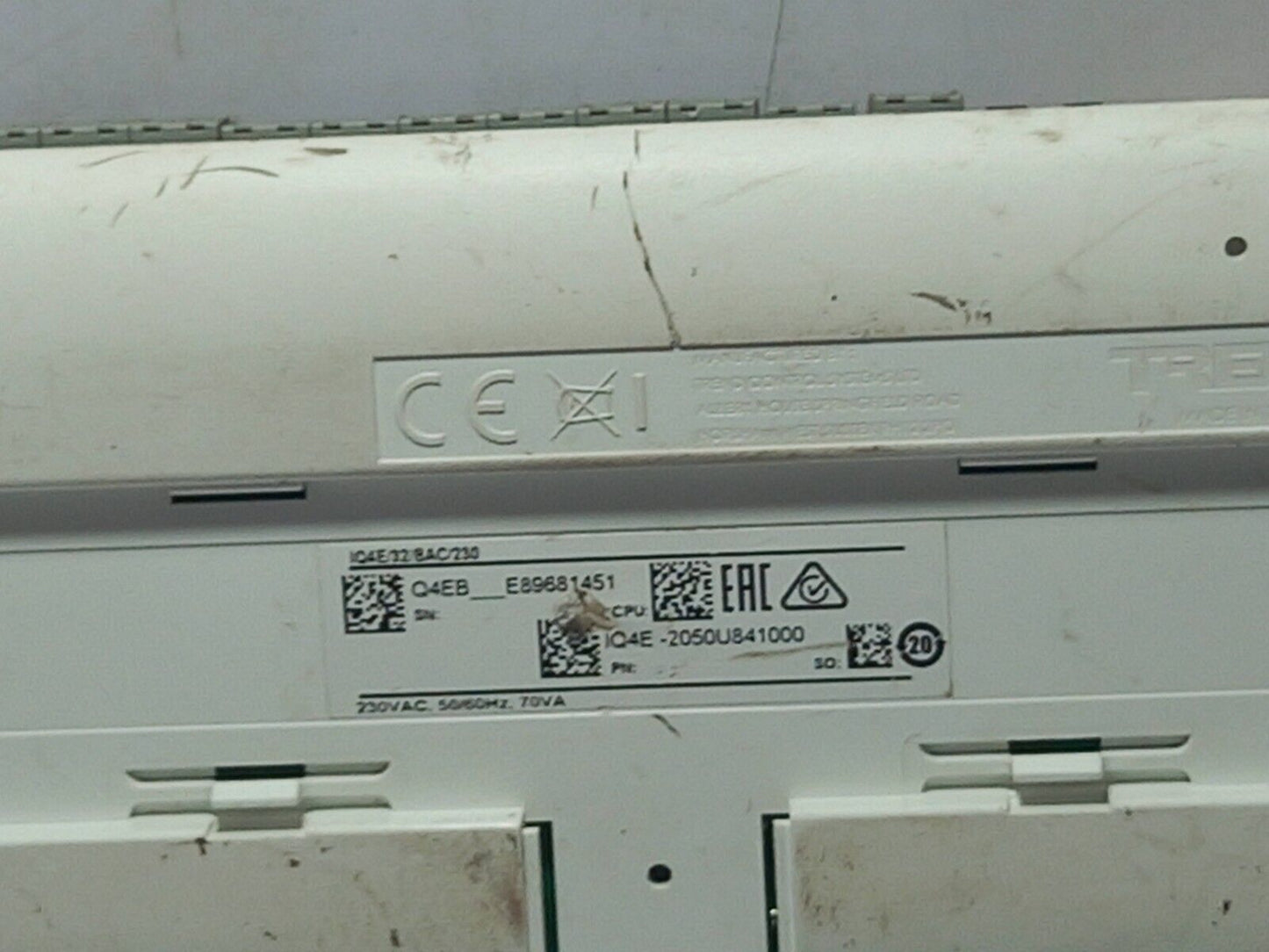 Trend IQ4E Controller / IQ4E-2050UB41000 /230VAC, 50/60Hz, 70VA /IQ4E2050UB41000