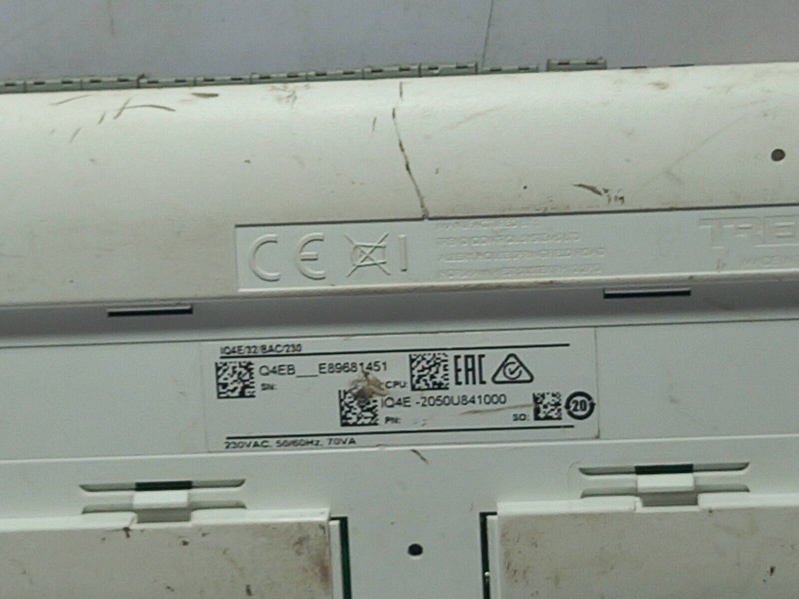 Trend IQ4E Controller / IQ4E-2050UB41000 /230VAC, 50/60Hz, 70VA /IQ4E2050UB41000