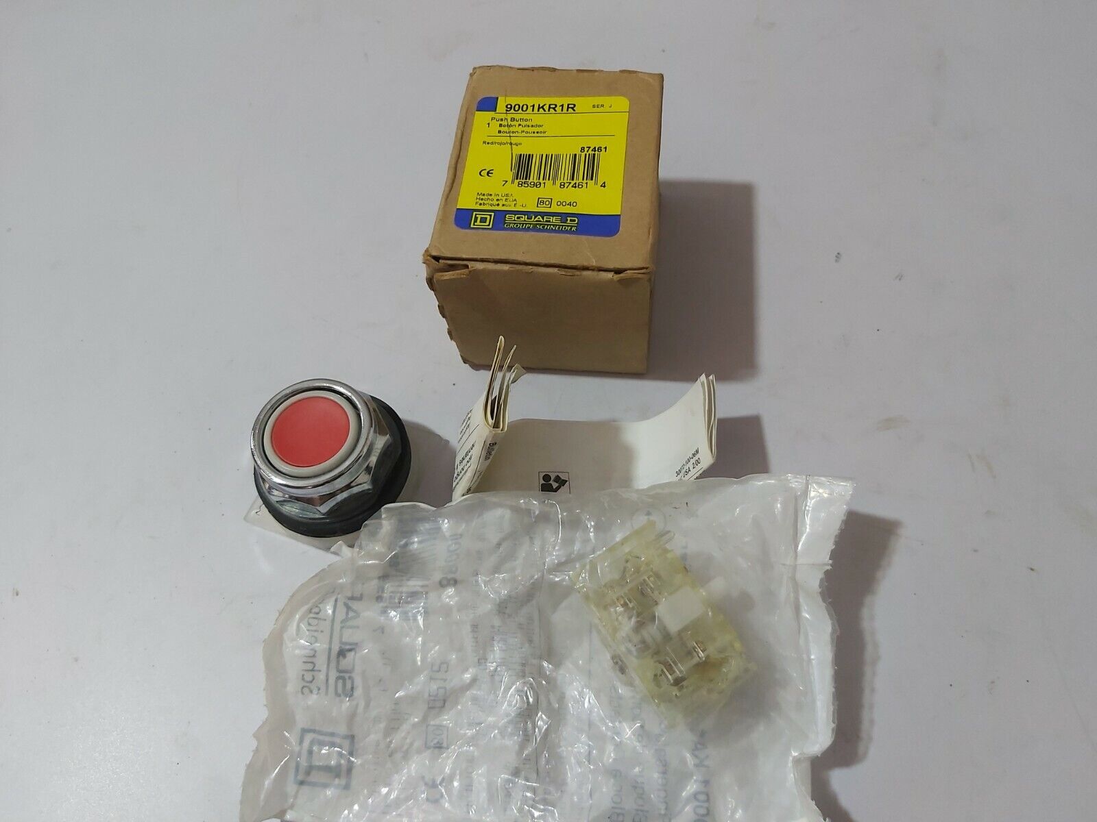 SQUARE D 9001KR1R WITH CONTACT BLOCK 9001KA1 SER-J RED PUSH BUTTON