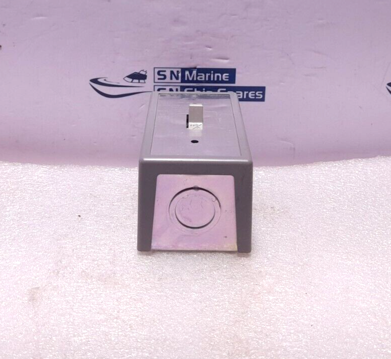 Square D 2510FG2 Ser A FHP Manual Starter NEMA 1 Enclosure