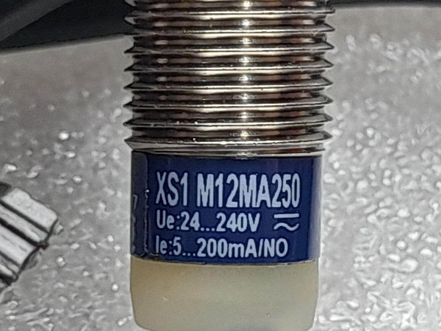 Telemecanique XS1 M12MA250 Inductive Proximity Sensor 091537 24-240VACDC 5-200mA