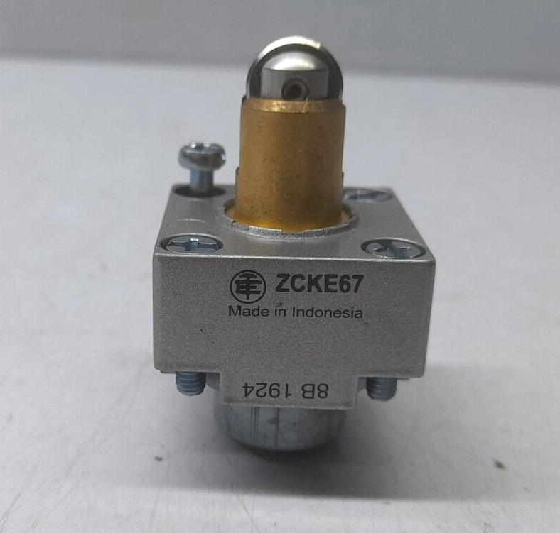 Telemecanique ZCKE67 AB Limit Switch Head / ZCKE67 /8B 1624 /525-00-0052