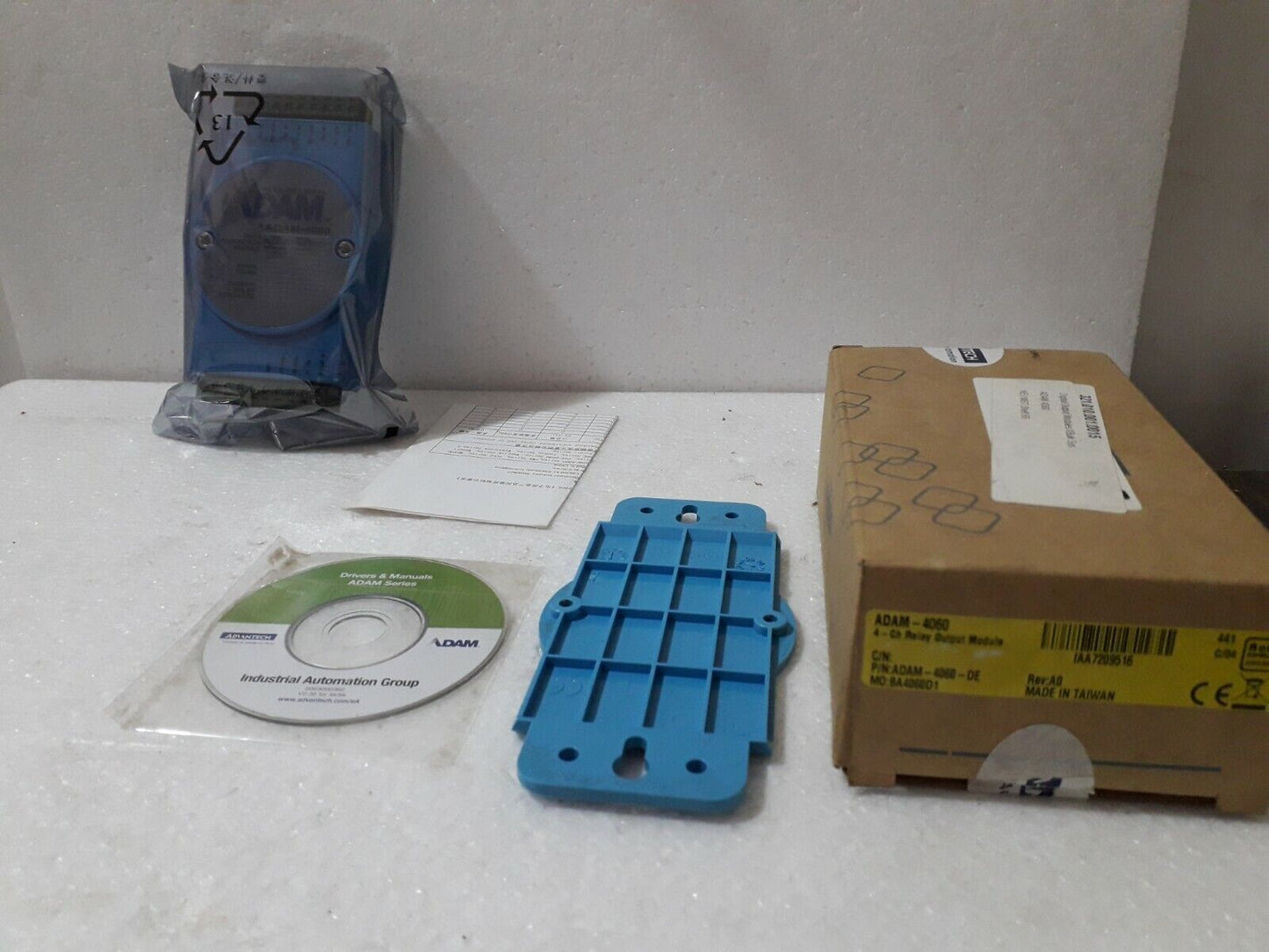 Advantech ADAM-4060 Digital Output Module P/N ADAM-4016-DE Data Acquisition 