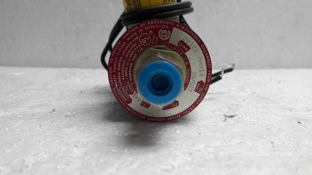 Versa V1HHU 32102 Solenoid Valve Max 175PSI 120V 60Hz 11Watts