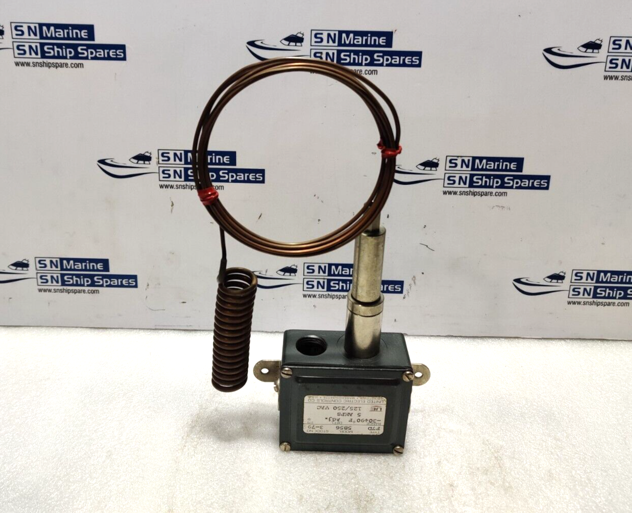 United Electric Controls  5856 Temperature Controller Type: F7D