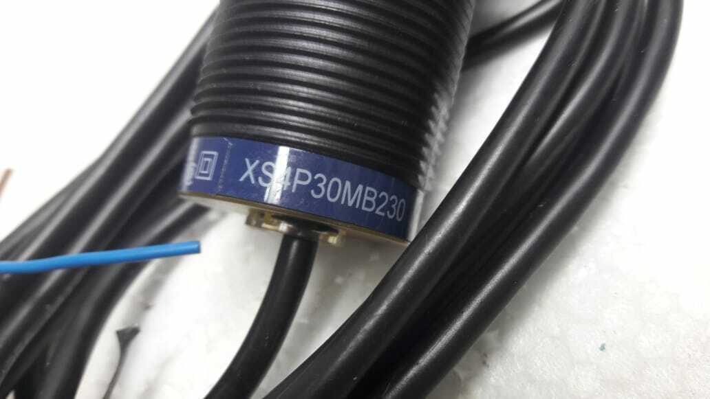 Telemecanique Square D XS4P30MB230 Proximity Switch