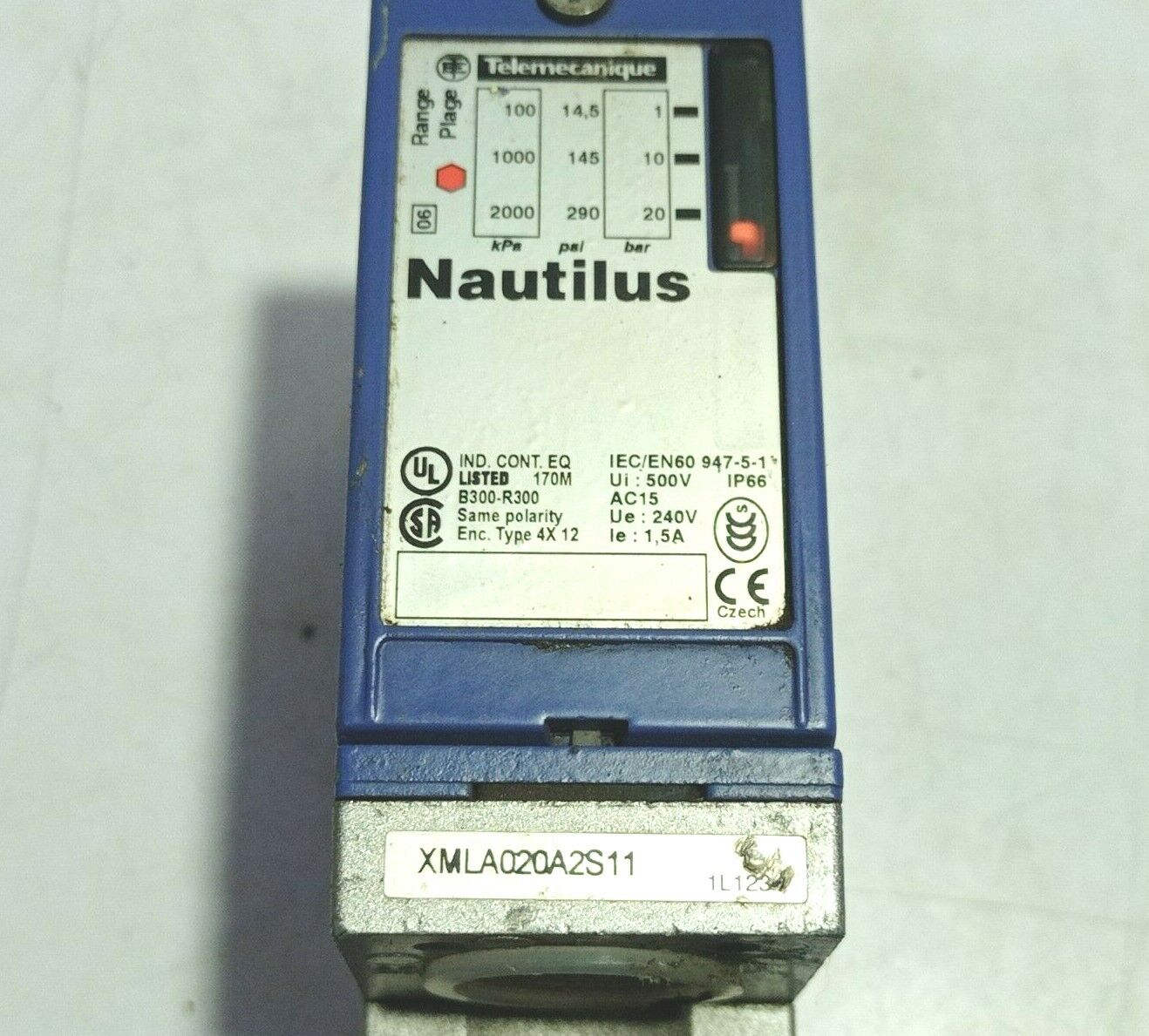 Telemecanique Nautilus XMLA020A2S11 Pressure Switch Ui 500V Ue 240V Ie 1.5A