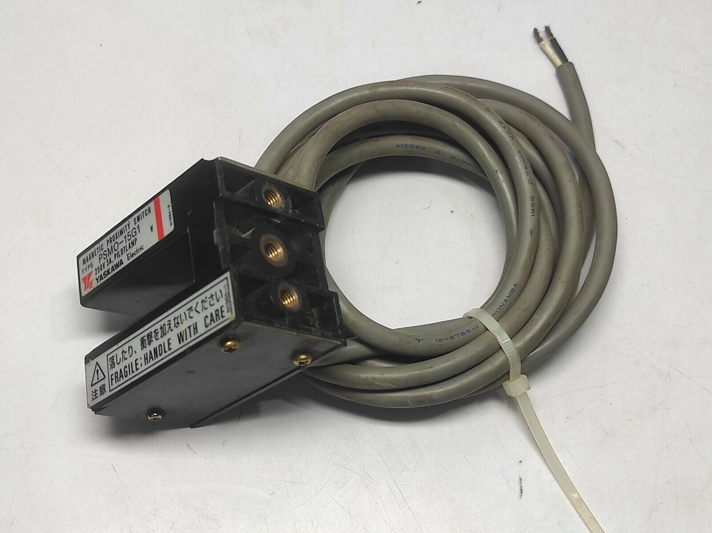 Yaskawa PSMO-15G1 Magnetic Proximity Switch PSMO15G1 250V 3A Pilotlamp